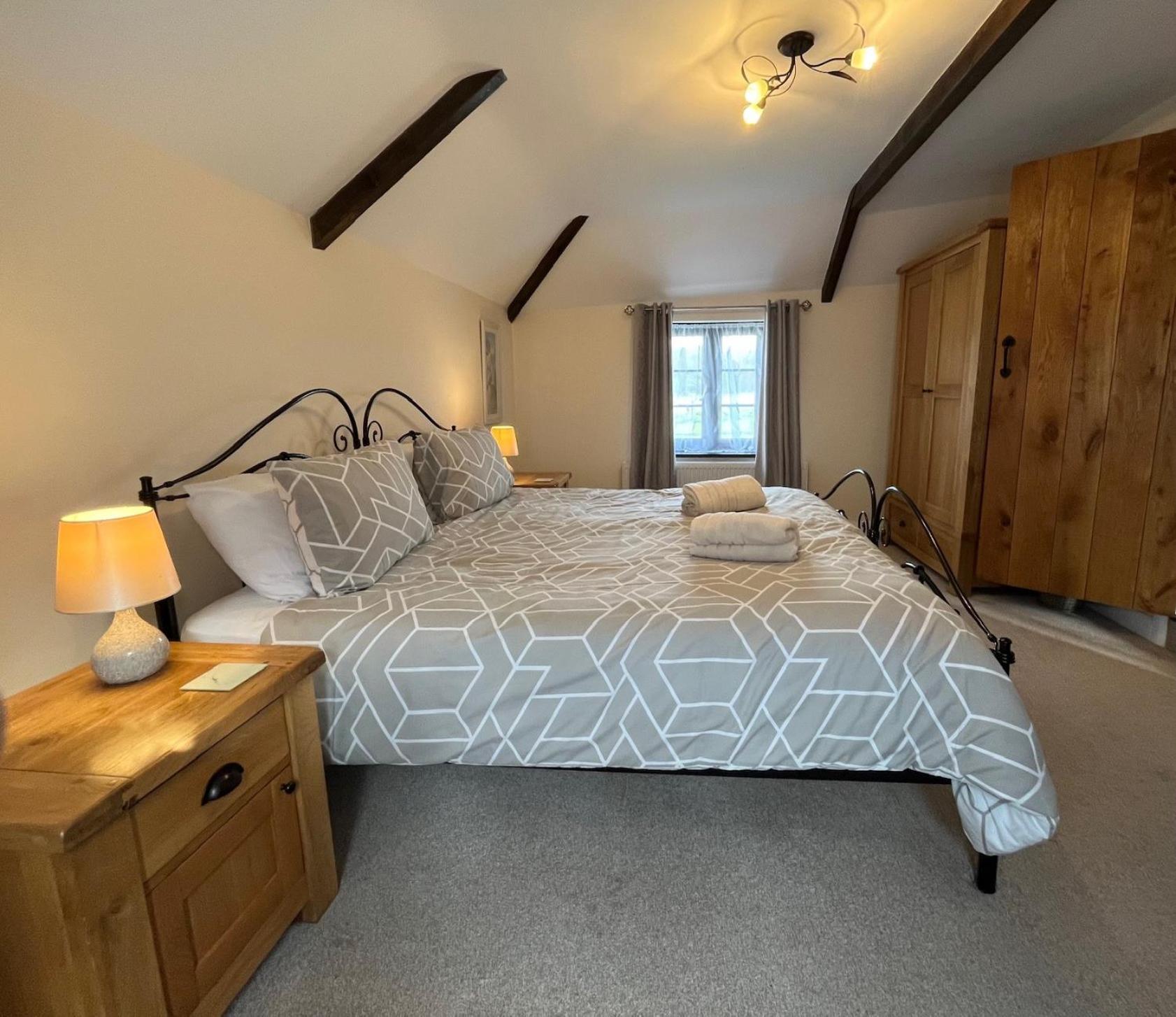 Maple & Beech Barns Apartment Truro Luaran gambar